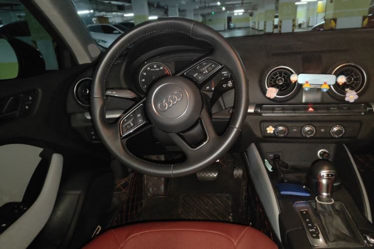 Used Audi A3 2019 Limousine 35 TFSI Ambition China V Steering Wheel