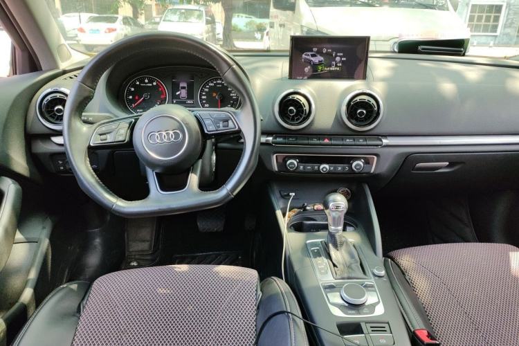 Used Audi A3 2019 Sportback 35 TFSI Sporty Version China VI Center Console