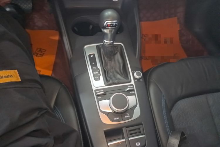 Used Audi A3 2019 Limousine 35 TFSI Fashion Edition China V standard Gear Lever