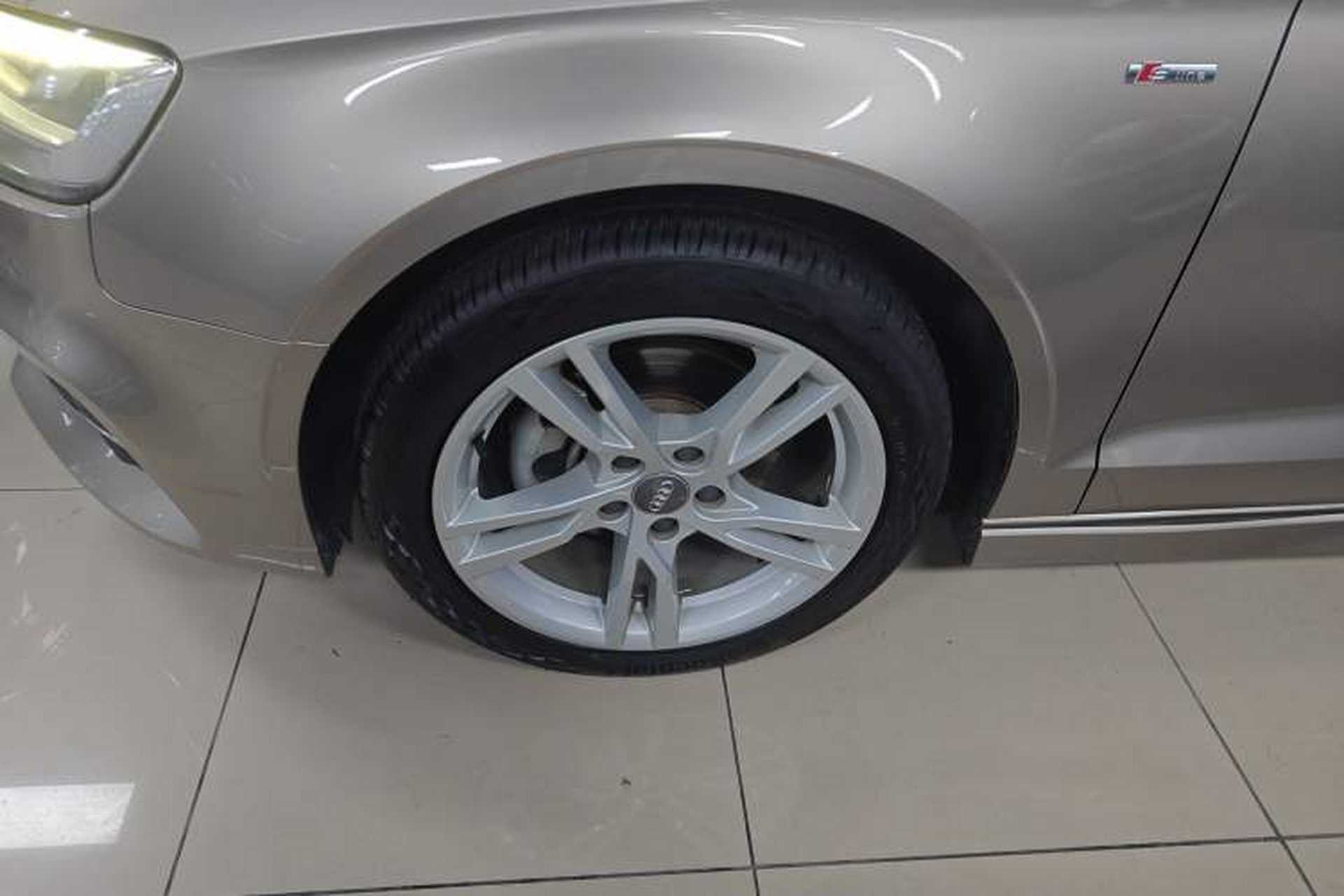 Used Audi A3 2019 Limousine 35 TFSI Fashion Edition China VI Emission Standard Left Front Wheel Hub