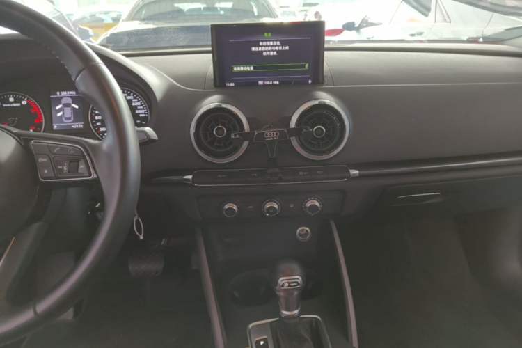 Used Audi A3 2019 Limousine 35 TFSI Fashion Edition China VI Emission Standard Audio And AC Panel