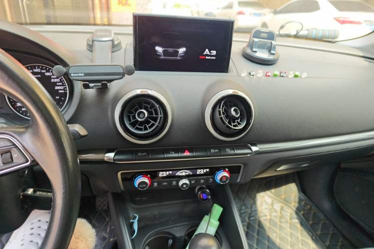 Used Audi A3 2019 Limousine 35 TFSI Style Version China V Emission Standard Audio And AC Panel