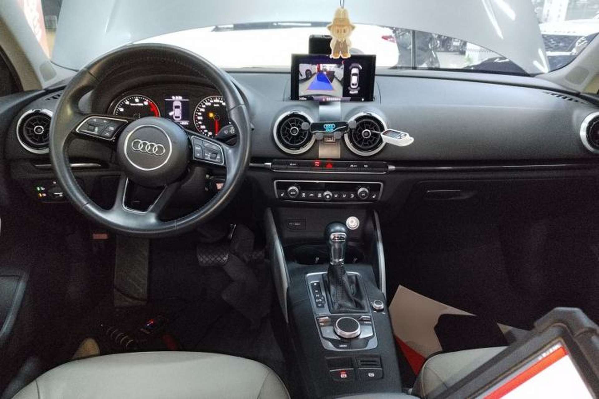 Used Audi A3 2019 Limousine 35 TFSI Fashion Edition China V standard Center Console