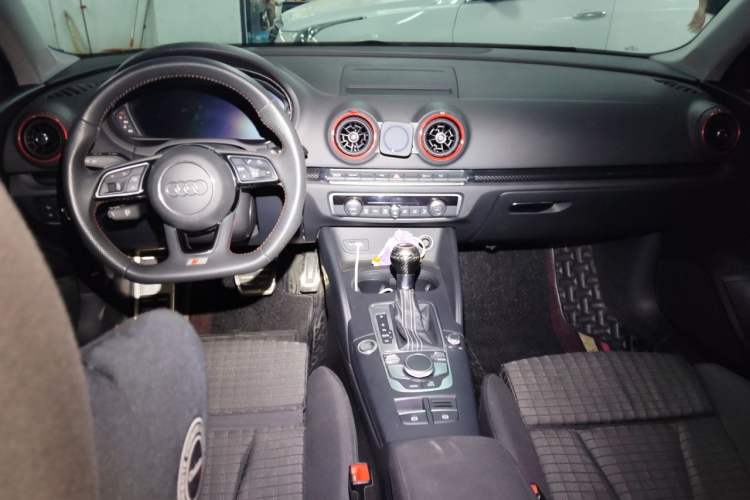 Used Audi A3 2019 Limousine 40 TFSI Sport Version China V Emission Standard Center Console