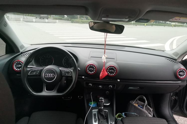 Used Audi A3 2019 Limousine 40 TFSI Sport Version China V Emission Standard Center Console