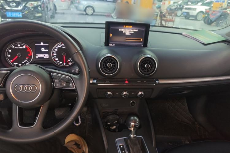 Used Audi A3 2019 Limousine 35 TFSI Ambition China V Center Console
