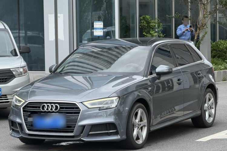 Used Audi A3 2019 Sportback 35 TFSI Fashion Edition China V Guazi used car, China used car export, Used car for sale, Used  cars, Cheapest cars for sale