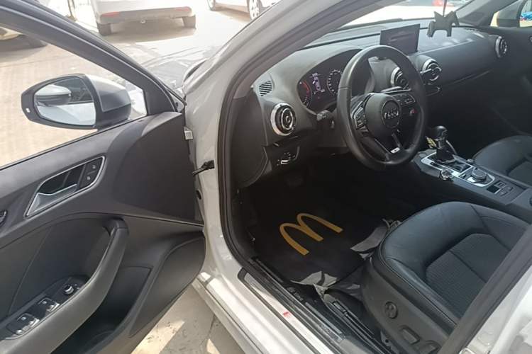 Used Audi A3 2019 Limousine 35 TFSI Fashion Edition China VI Emission Standard Driver Seat