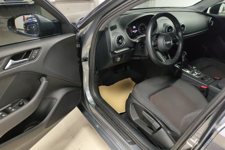 Used Audi A3 2019 Limousine 35 TFSI Ambition China VI Driver Seat