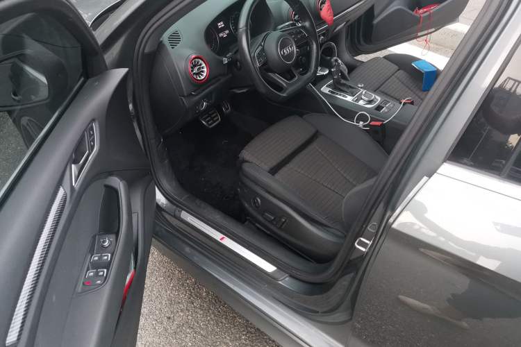 Used Audi A3 2019 Limousine 40 TFSI Sport Version China V Emission Standard Driver Seat