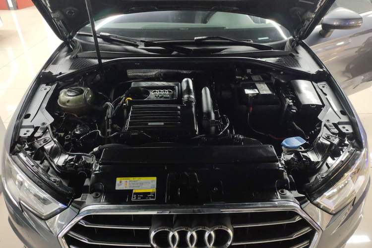 Used Audi A3 2019 Limousine 35 TFSI Ambition China VI Engine Bay