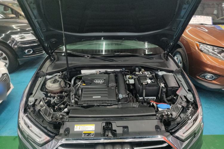 Used Audi A3 2019 Limousine 35 TFSI Style Edition China VI Emission Standard Engine Bay