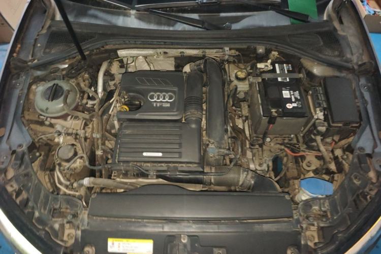Used Audi A3 2019 Sportback 35 TFSI Ambition China VI Engine Bay