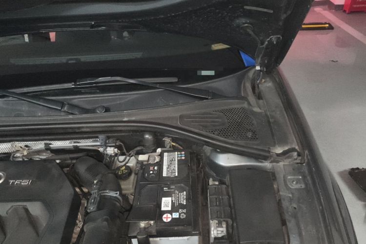 Used Audi A3 2019 Limousine 40 TFSI Sport Version China V Emission Standard Engine Bay Left