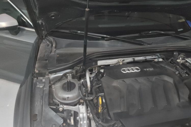 Used Audi A3 2019 Limousine 40 TFSI Sport Version China V Emission Standard Engine Bay Right