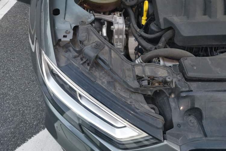 Used Audi A3 2019 Limousine 40 TFSI Sport Version China V Emission Standard Engine Bay Right