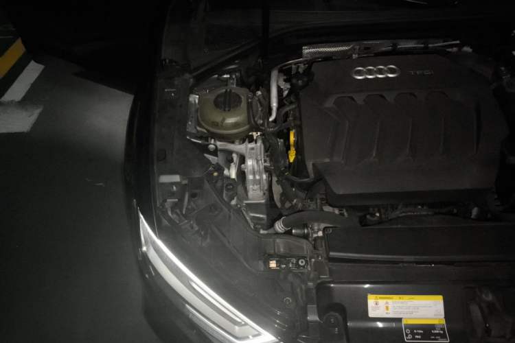 Used Audi A3 2019 Sportback 40 TFSI Sporty Version China V Engine Bay Right