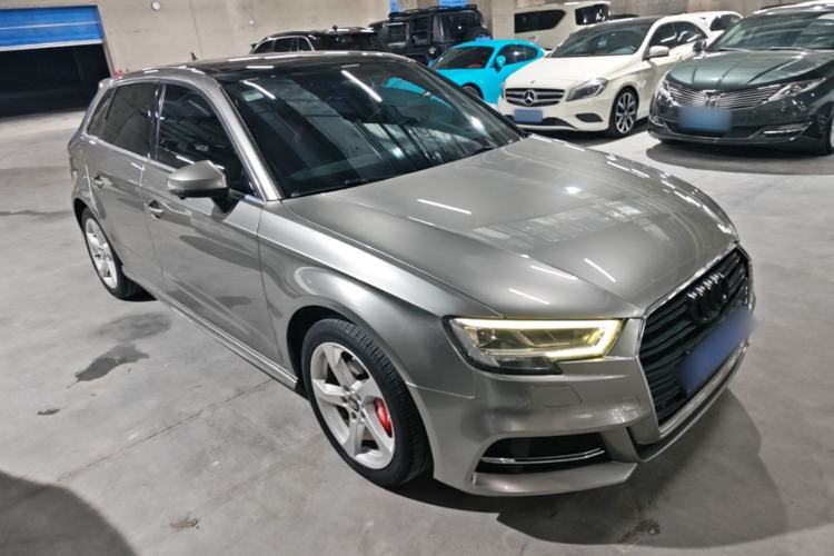 Used Audi A3 2019 Sportback 35 TFSI Fashion Edition China VI Emission Standard Front Right 45 Deg