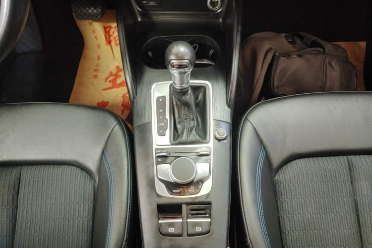 Used Audi A3 2019 Sportback 35 TFSI Fashion Edition China V Gear Lever