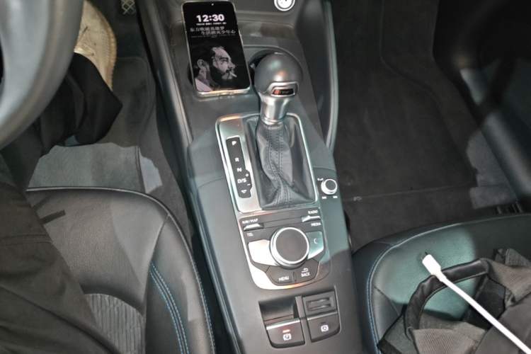 Used Audi A3 2019 Sportback 35 TFSI Fashion Edition China VI Emission Standard Gear Lever
