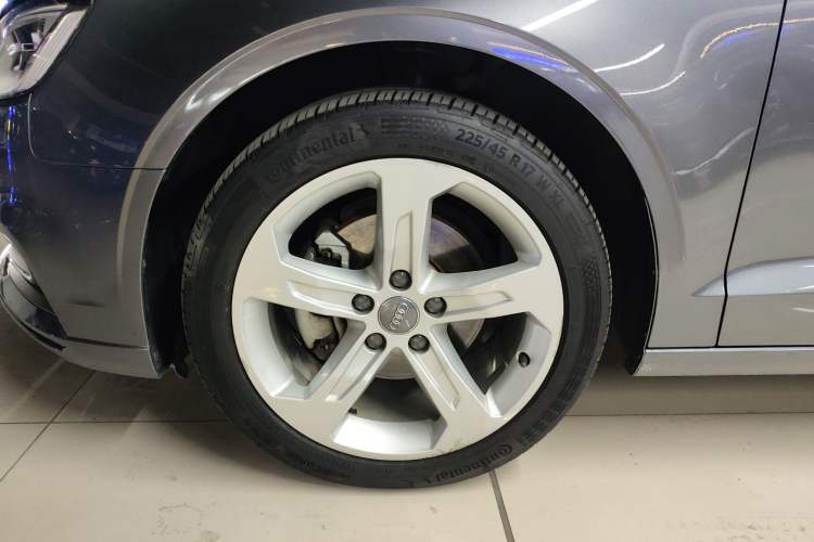 Used Audi A3 2019 Limousine 35 TFSI Ambition China VI Left Front Wheel Hub