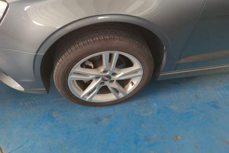 Used Audi A3 2019 Limousine 35 TFSI Fashion Edition China VI Emission Standard Left Front Wheel Hub