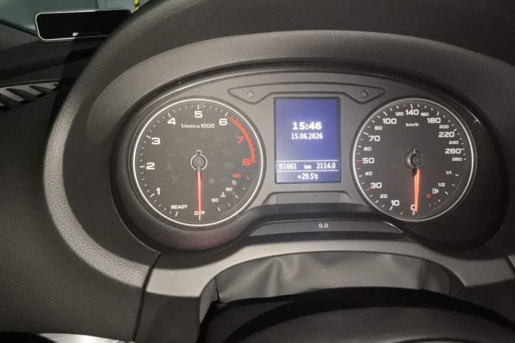 Used Audi A3 2019 Sportback 40 TFSI Sporty Version China V Odometer Close Up