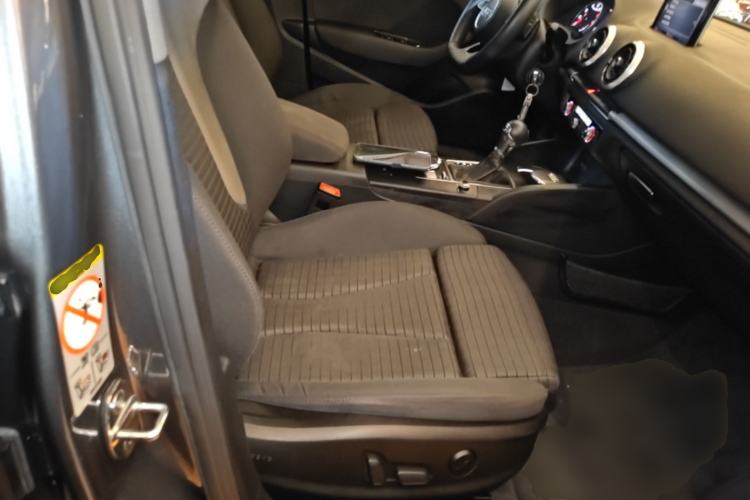 Used Audi A3 2019 Limousine 40 TFSI Sport Version China V Emission Standard Right Front Seat