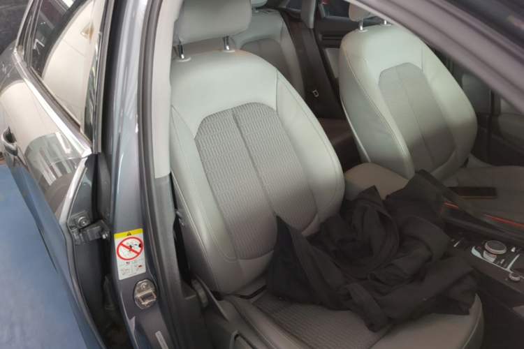 Used Audi A3 2019 Limousine 35 TFSI Fashion Edition China VI Emission Standard Right Front Seat