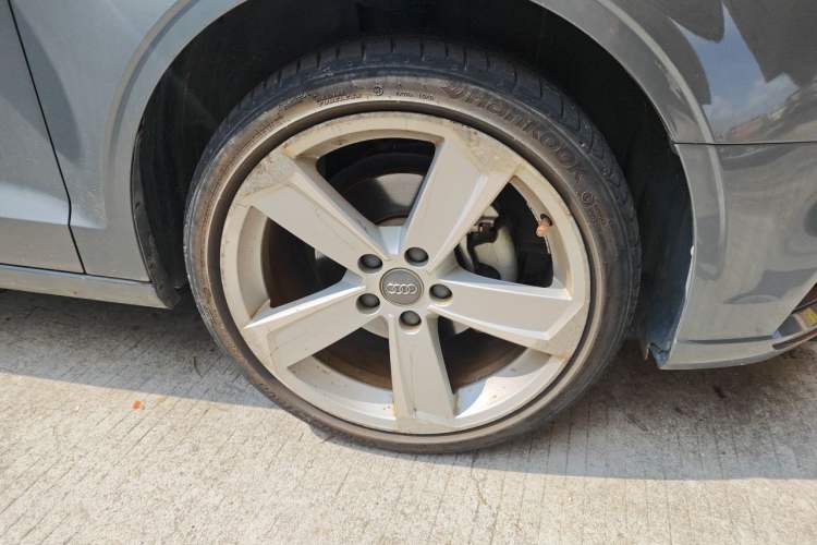 Used Audi A3 2019 Limousine 35 TFSI Style Version China V Emission Standard Right Front Wheel Hub