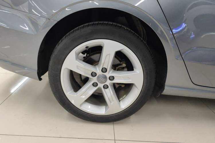Used Audi A3 2019 Limousine 35 TFSI Ambition China VI Right Rear Wheel Hub