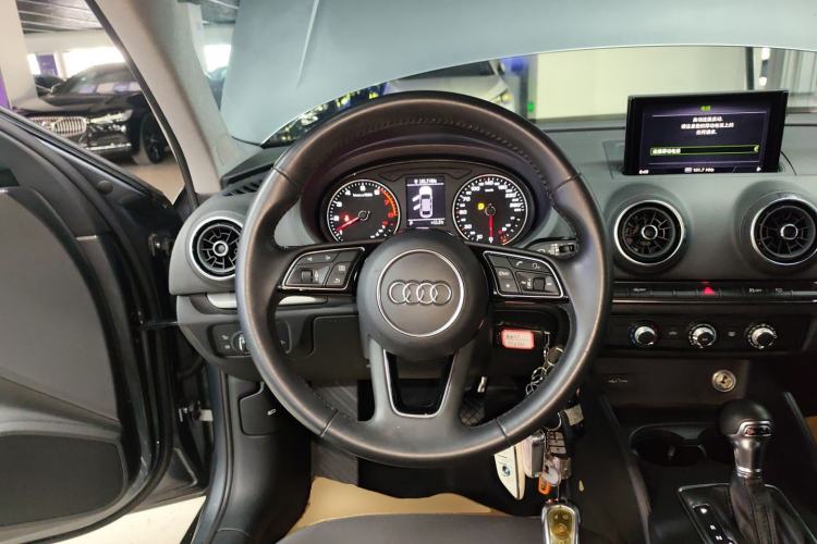 Used Audi A3 2019 Limousine 35 TFSI Ambition China VI Steering Wheel