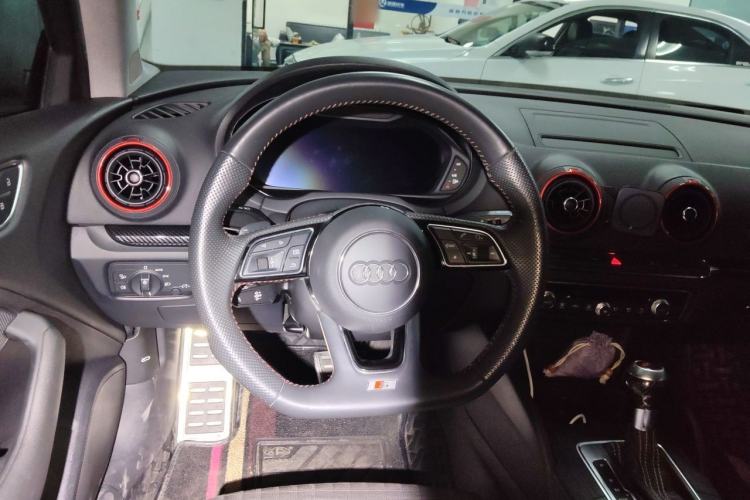 Used Audi A3 2019 Limousine 40 TFSI Sport Version China V Emission Standard Steering Wheel