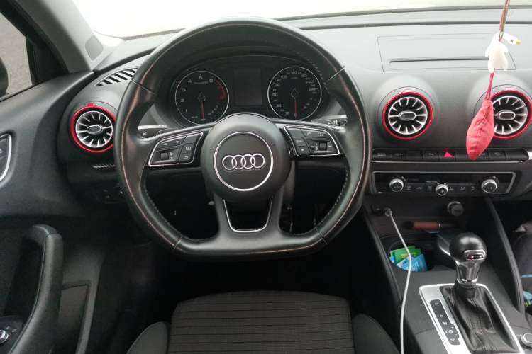 Used Audi A3 2019 Limousine 40 TFSI Sport Version China V Emission Standard Steering Wheel