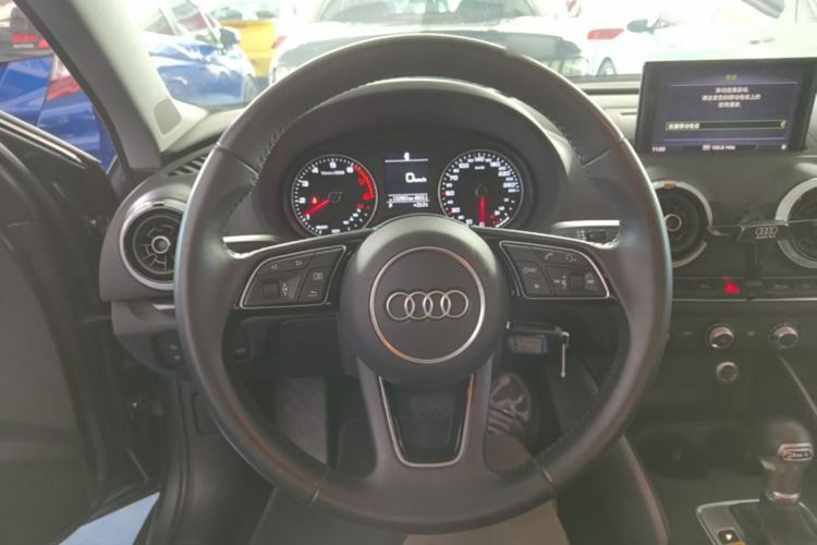 Used Audi A3 2019 Limousine 35 TFSI Fashion Edition China VI Emission Standard Steering Wheel