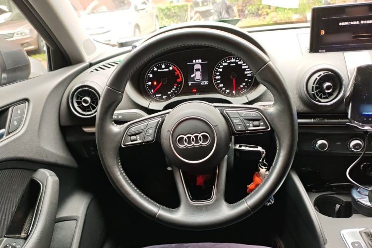 Used Audi A3 2019 Sportback 35 TFSI Ambition China V Steering Wheel