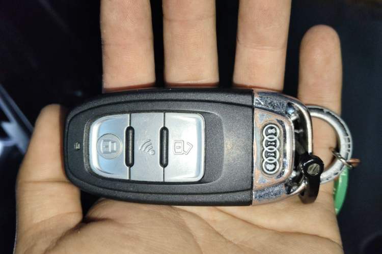 Used Audi A3 2019 Limousine 40 TFSI Sport Version China V Emission Standard Vehicle Key