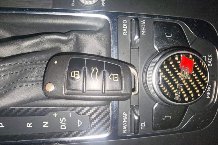 Used Audi A3 2019 Limousine 40 TFSI Sporty Version China VI Vehicle Key