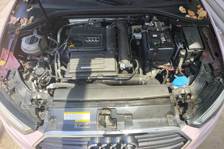Used Audi A3 2019 Sportback 35 TFSI Fashion Edition China VI Emission Standard Engine Bay