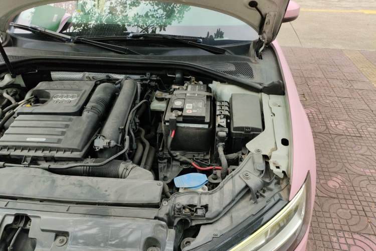 Used Audi A3 2019 Sportback 35 TFSI Sporty Version China VI Engine Bay Left