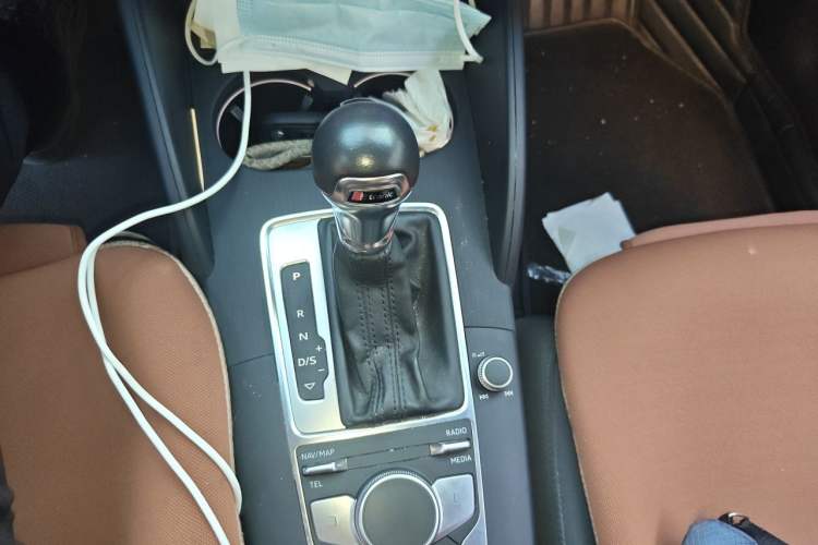 Used Audi A3 2019 Sportback 35 TFSI Sporty Version China VI Gear Lever