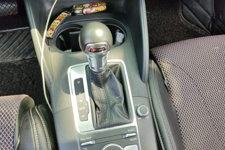 Used Audi A3 2019 Sportback 35 TFSI Sporty Version China VI Gear Lever