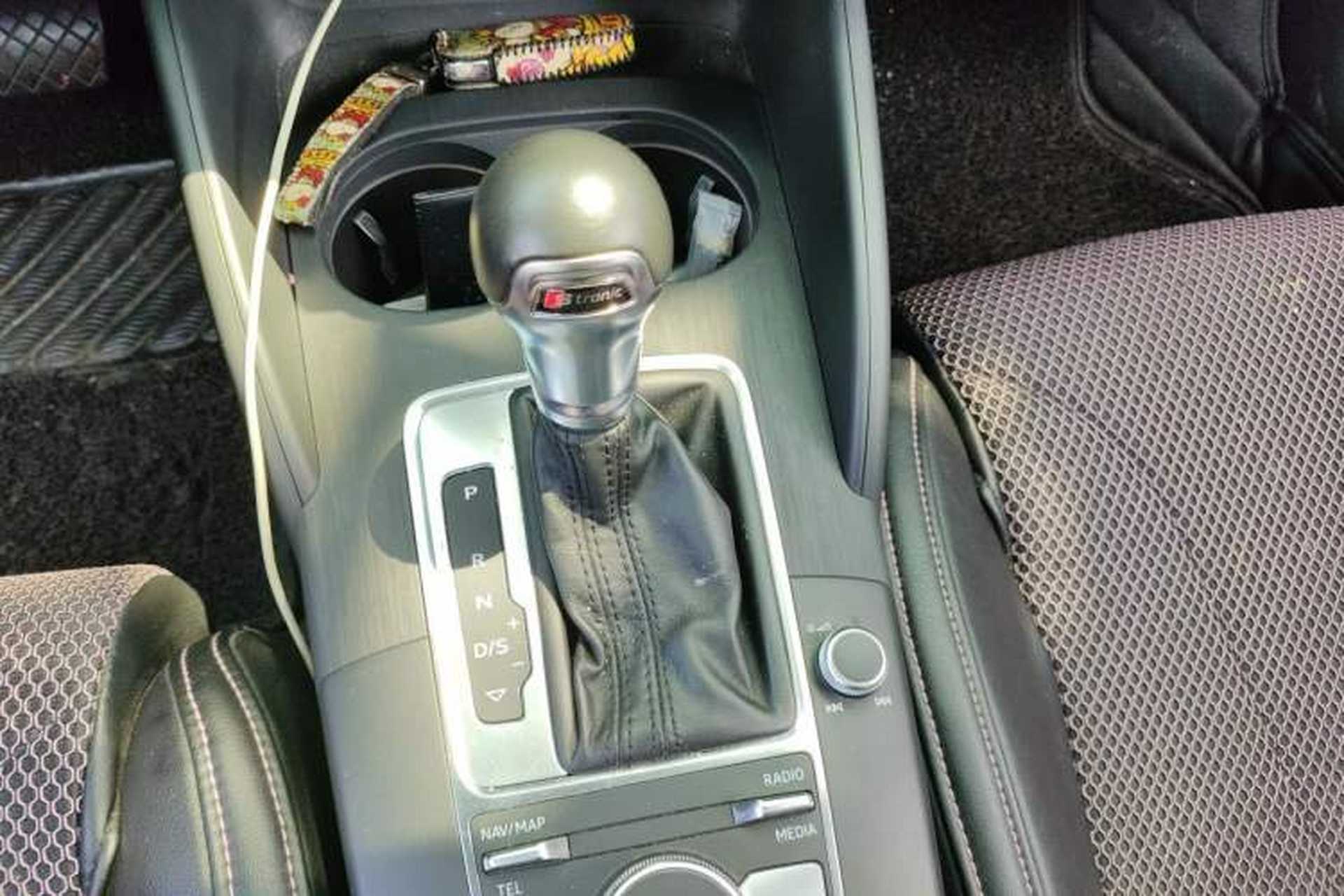 Used Audi A3 2019 Sportback 35 TFSI Sporty Version China VI Gear Lever