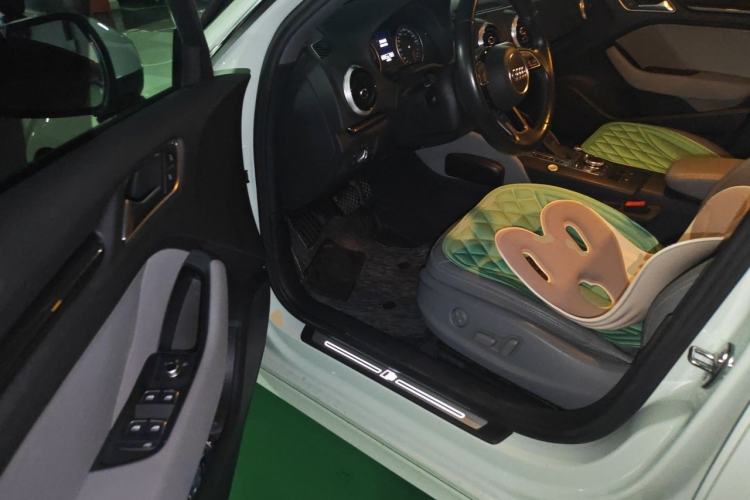Used Audi A3 2019 Sportback 35 TFSI Fashion Edition China VI Emission Standard Driver Seat