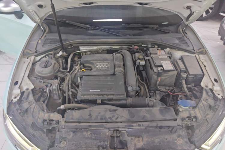 Used Audi A3 2019 Limousine 35 TFSI Fashion Edition China V standard Engine Bay