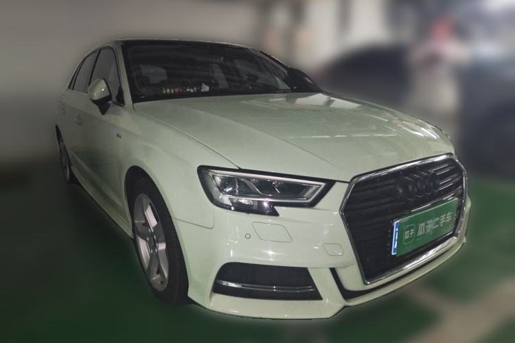 Used Audi A3 2019 Sportback 35 TFSI Fashion Edition China VI Emission Standard Front Right 45 Deg