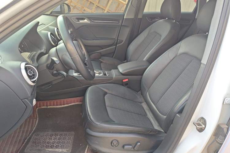 Used Audi A3 2019 Sportback 35 TFSI Fashion Edition China VI Emission Standard Left Front Seat