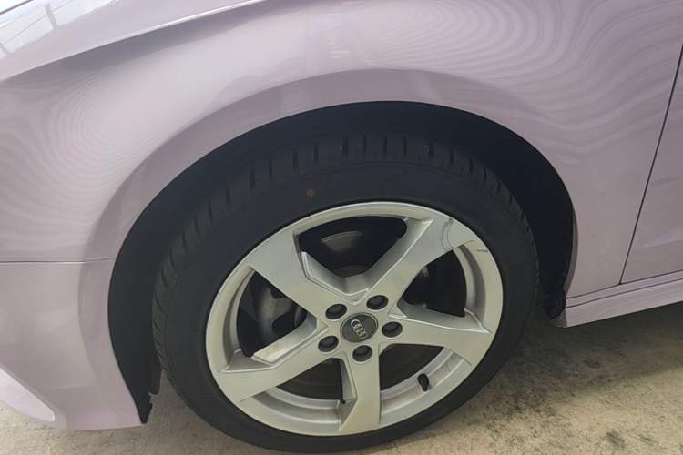 Used Audi A3 2019 Sportback 35 TFSI Fashion Edition China VI Emission Standard Left Front Wheel Hub