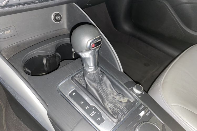 Used Audi A3 2019 Limousine 35 TFSI Fashion Edition China V standard Gear Lever