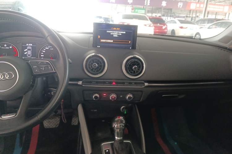 Used Audi A3 2019 Limousine 35 TFSI Fashion Edition China VI Emission Standard Audio And AC Panel